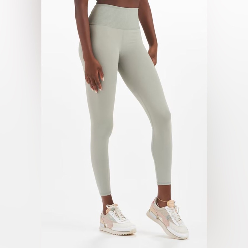 VUORI WOMEN'S RIB STUDIO LEGGING in Light Cloud